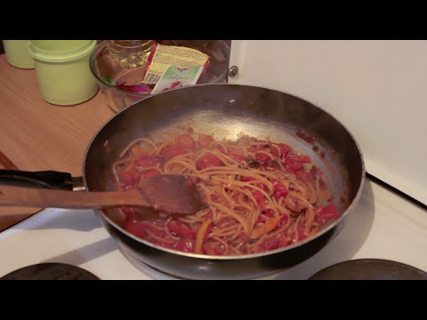 Špagete sa paprikom i paradajzom - Ukusna kombinacija za savršen obrok!