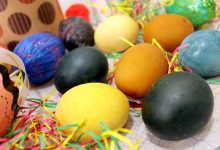 farbanje jaja prirodnim bojama