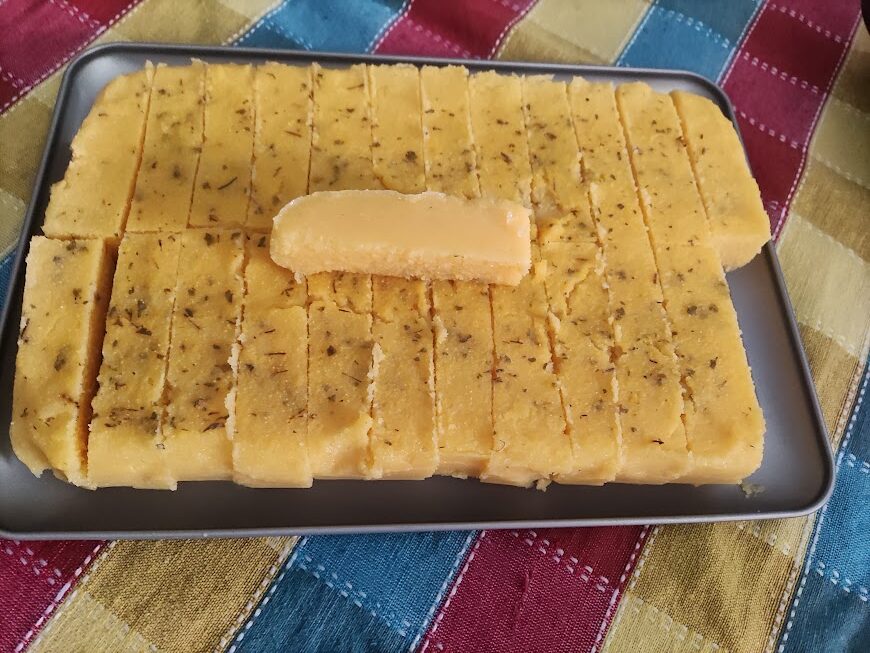 Štapići od palente u parmezanu